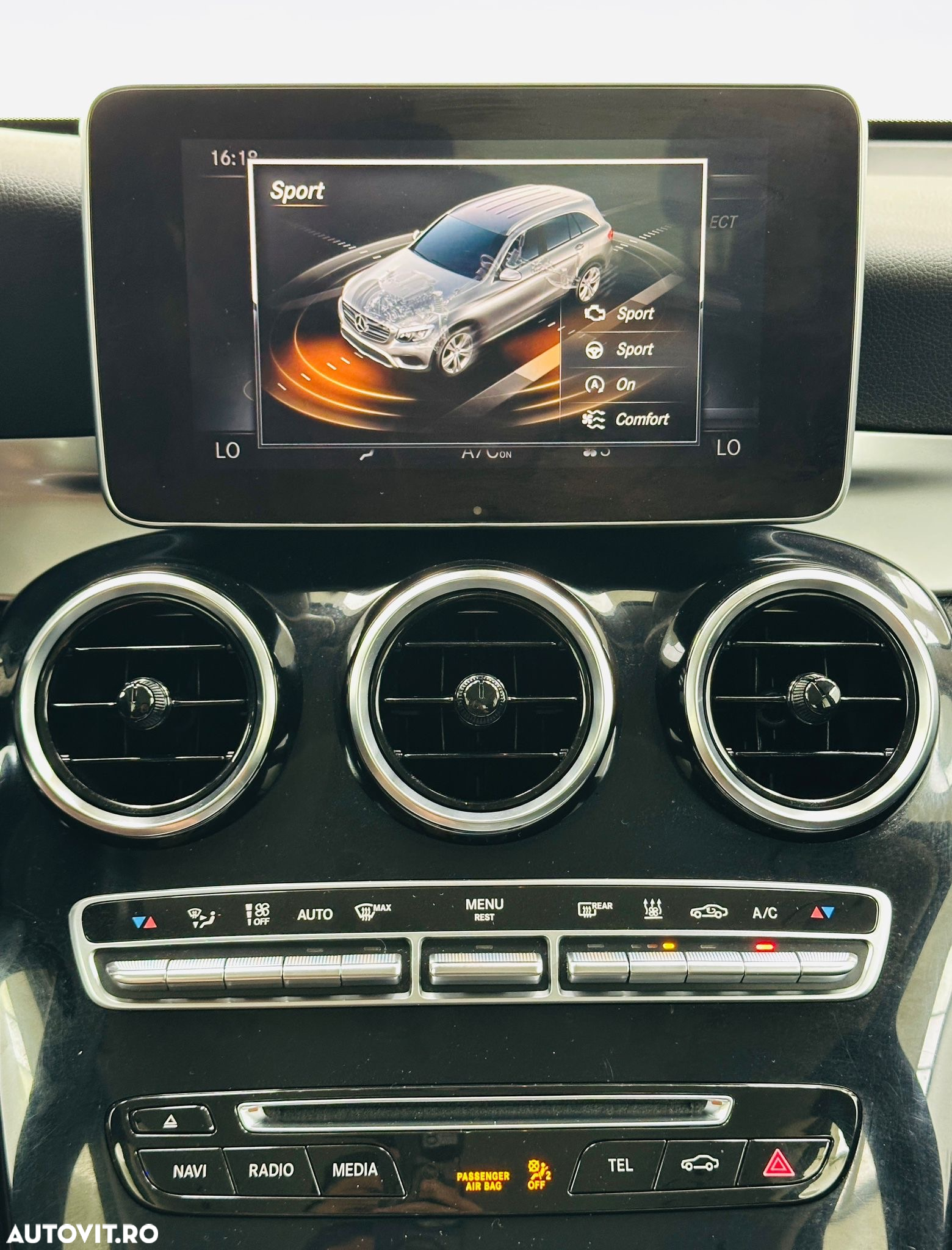 Mercedes-Benz GLC - 34