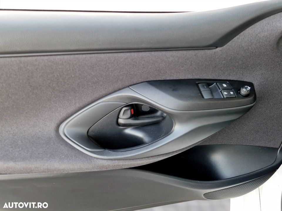 Toyota Yaris - 16