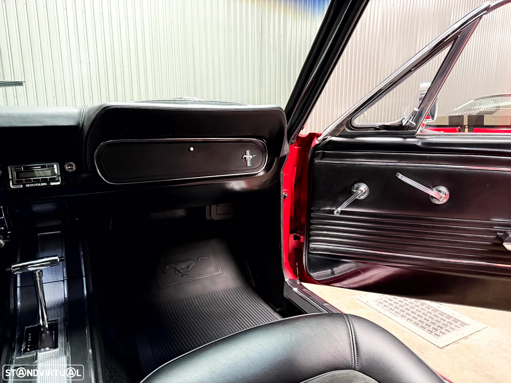Ford Mustang - 35