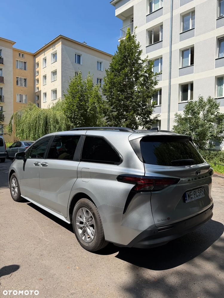 Toyota Sienna - 5