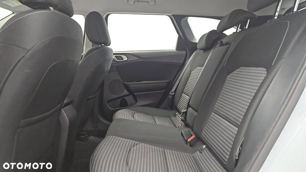 Kia Ceed 1.5 T-GDI M - 7
