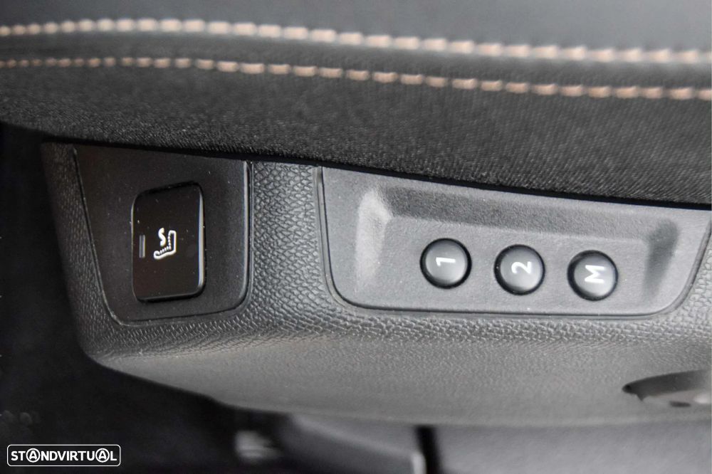 Peugeot 3008 1.6 Hybrid GT Pack e-EAT8 - 11