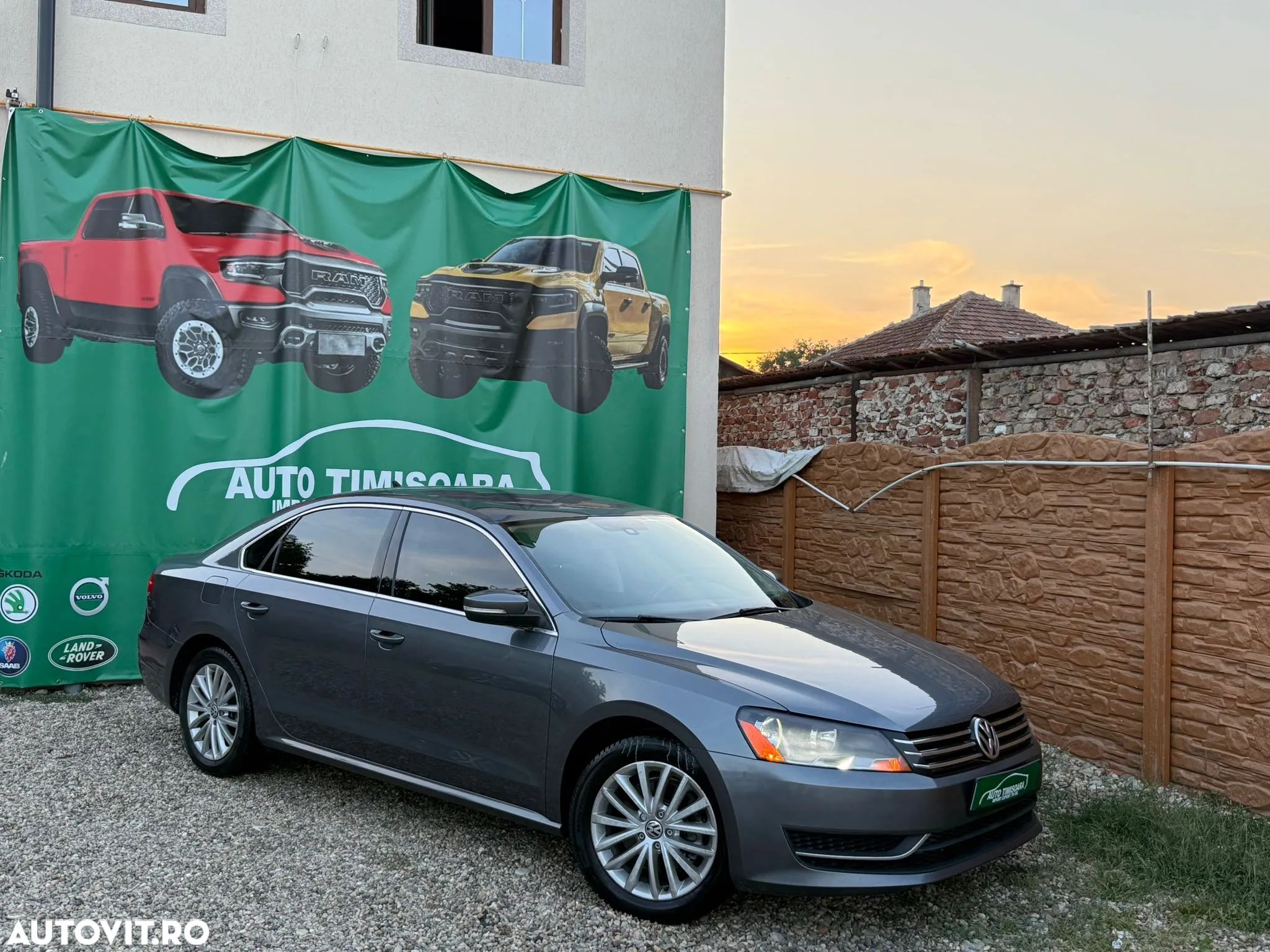 Volkswagen Passat - 1