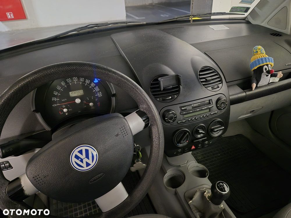 Volkswagen New Beetle - 3