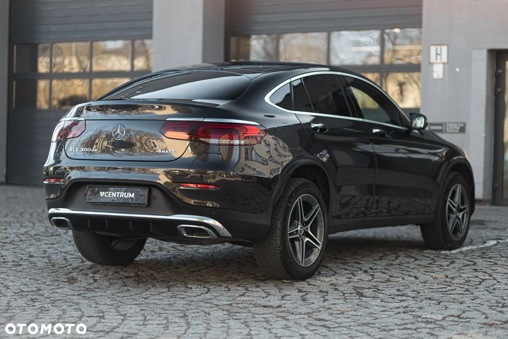 Mercedes-Benz GLC 300 de 4-Matic Business Edition - 11