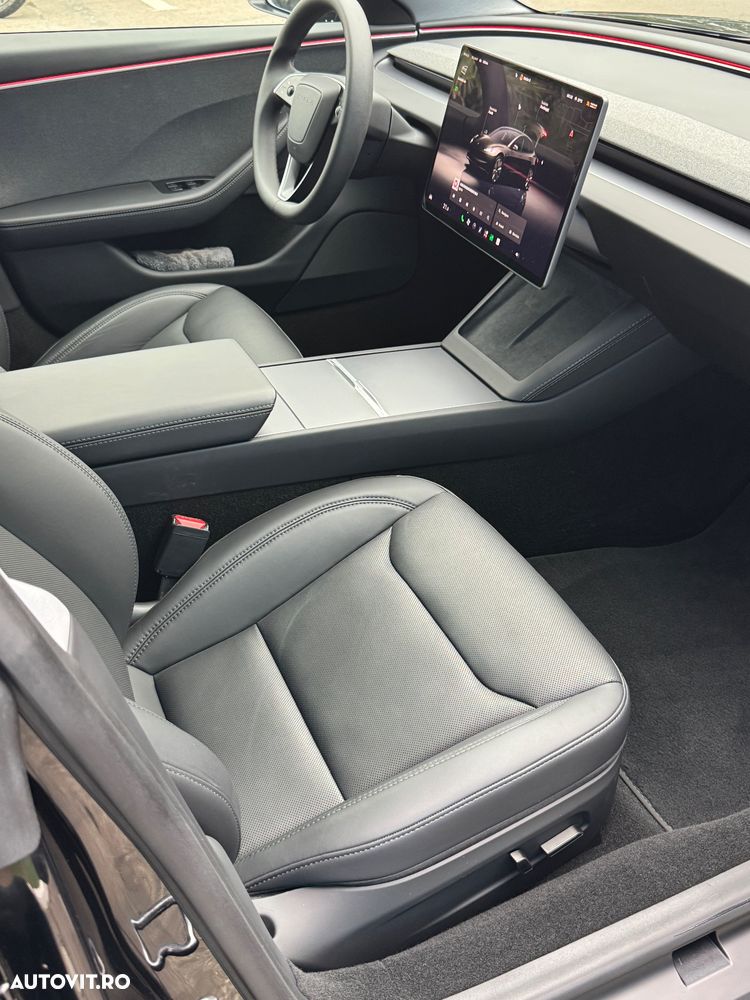 Tesla Model 3 - 13