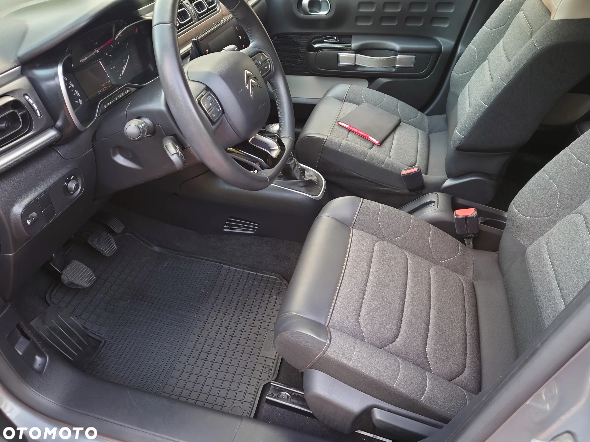 Citroën C3 1.2 PureTech Shine - 10