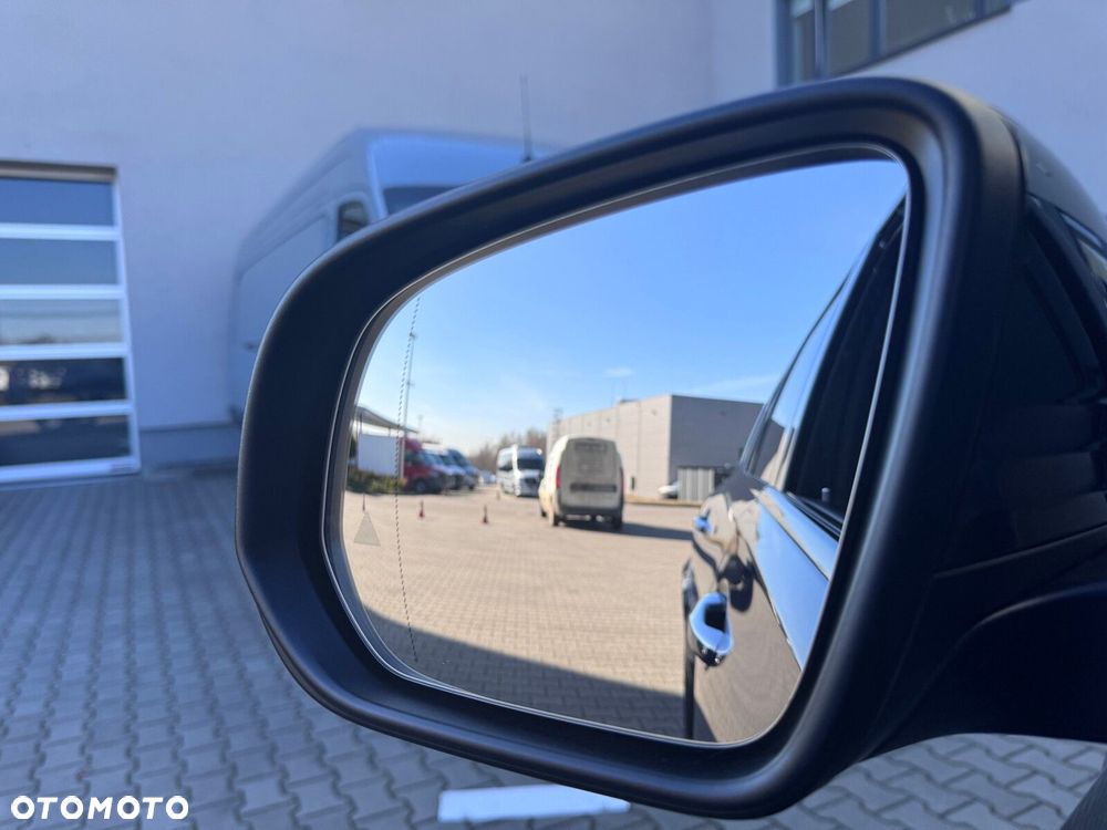 Mercedes-Benz GLS - 32