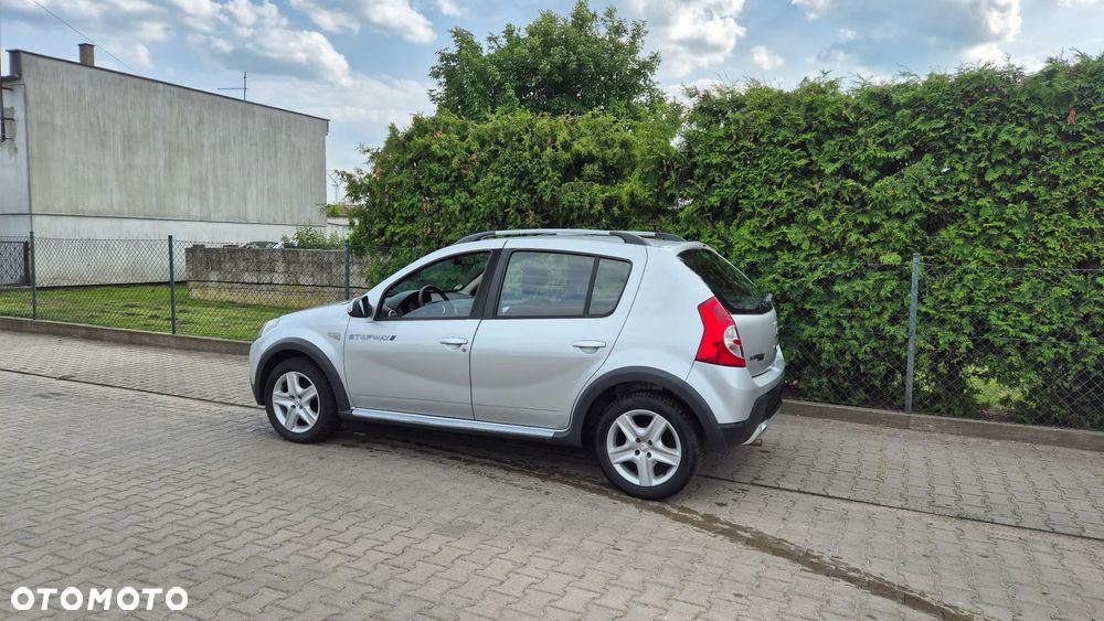 Dacia Sandero Stepway 1.6 - 6