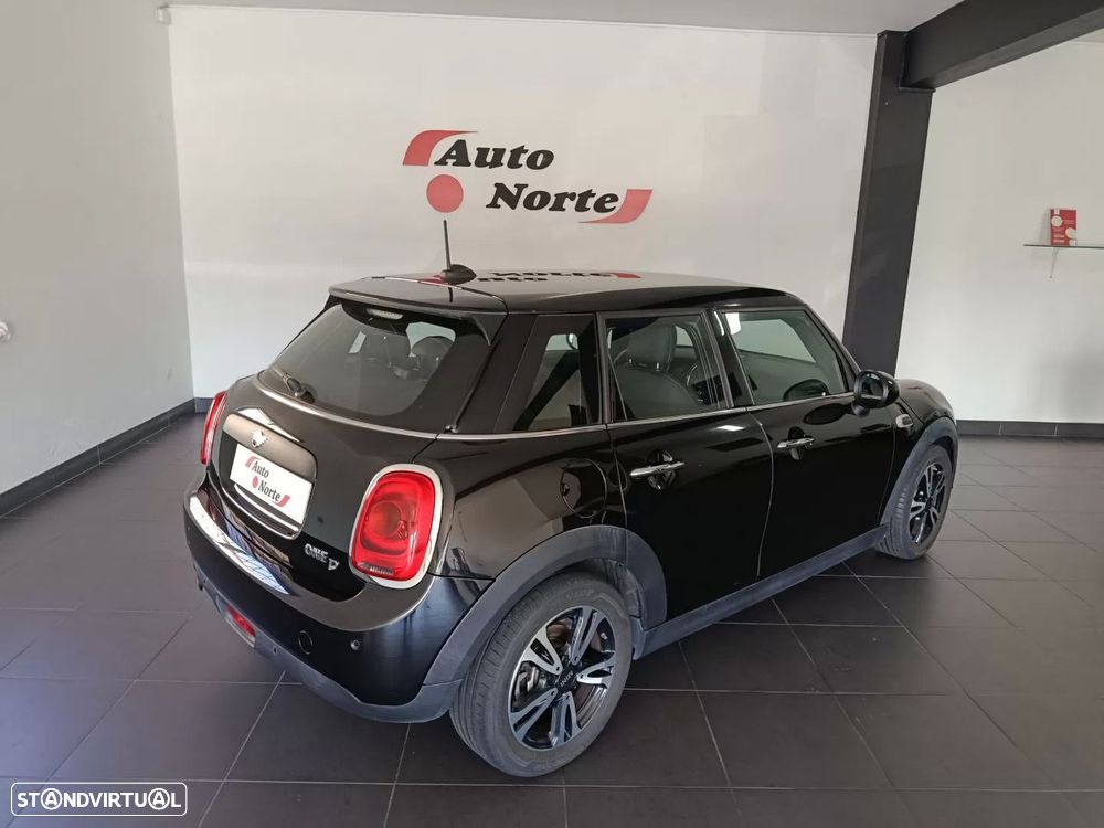 MINI 5 Portas Cooper D - 8