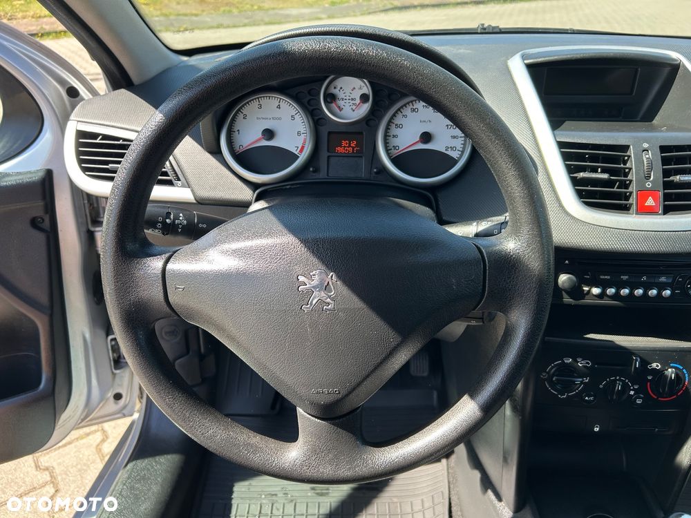 Peugeot 207 75 Filou - 12