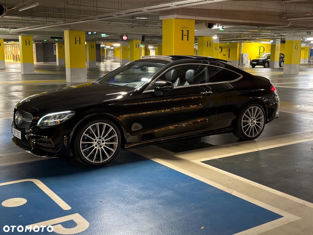 Mercedes-Benz Klasa C 300 9G-TRONIC AMG Line - 3