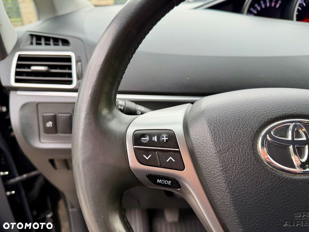 Toyota Verso 1.8 7-Sitzer Executive - 17