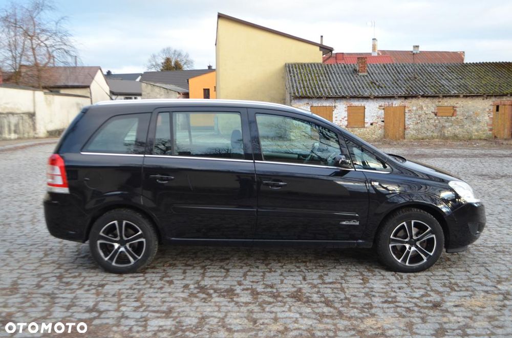 Opel Zafira 1.6 - 9