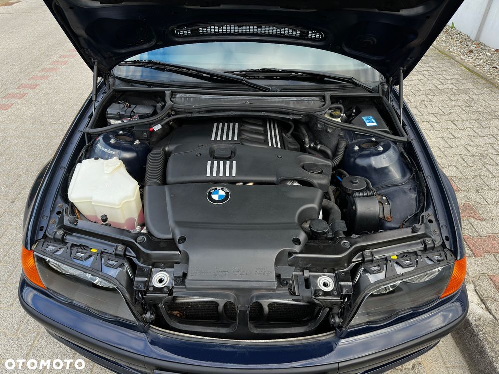 BMW Seria 3 320d - 32