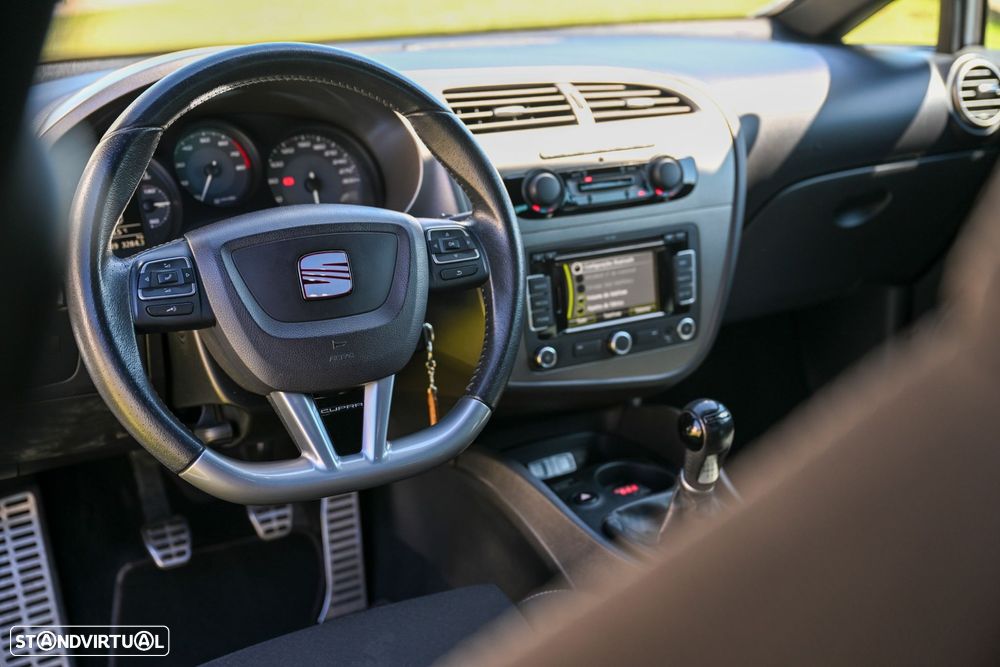 SEAT Leon 2.0 TSI Cupra R - 27