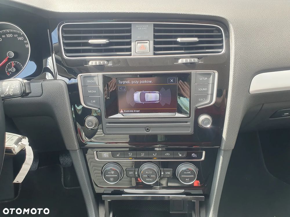 Volkswagen Golf 1.2 TSI BMT Trendline Perfectline - 11
