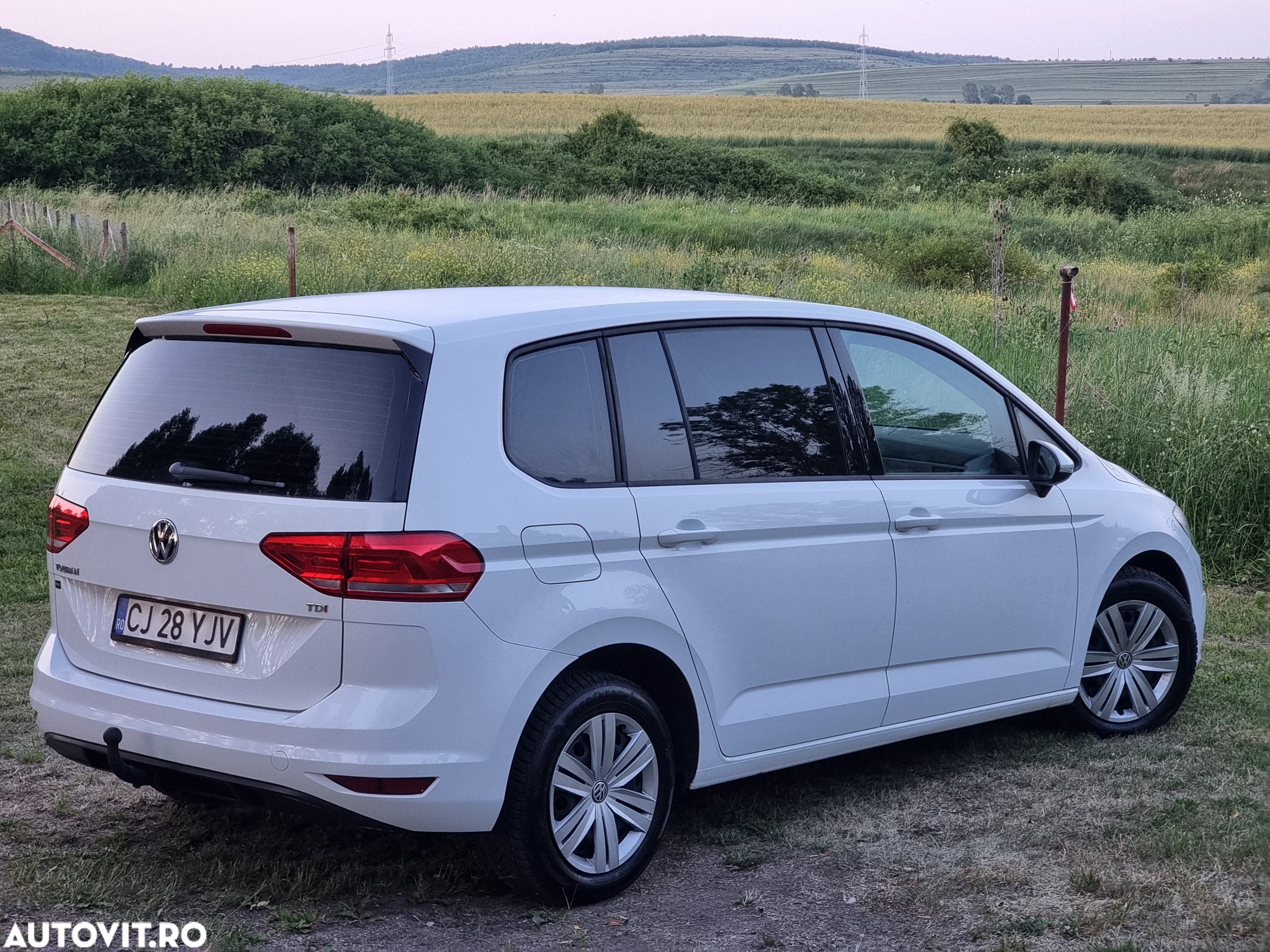 Volkswagen Touran 1.6 TDI Trendline - 3