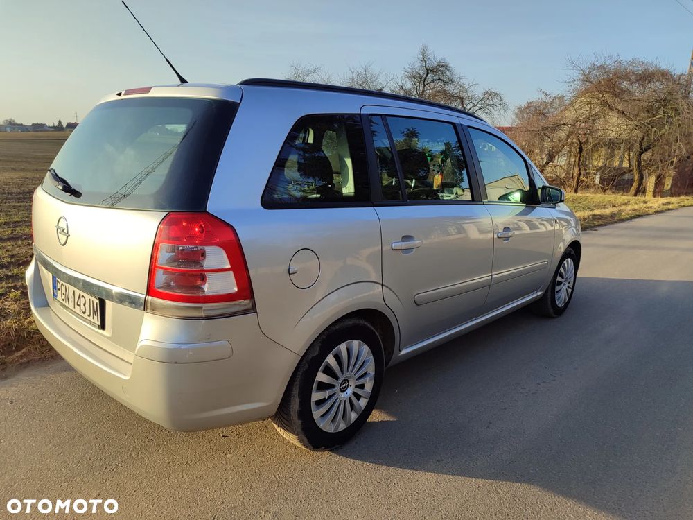 Opel Zafira 1.8 - 8