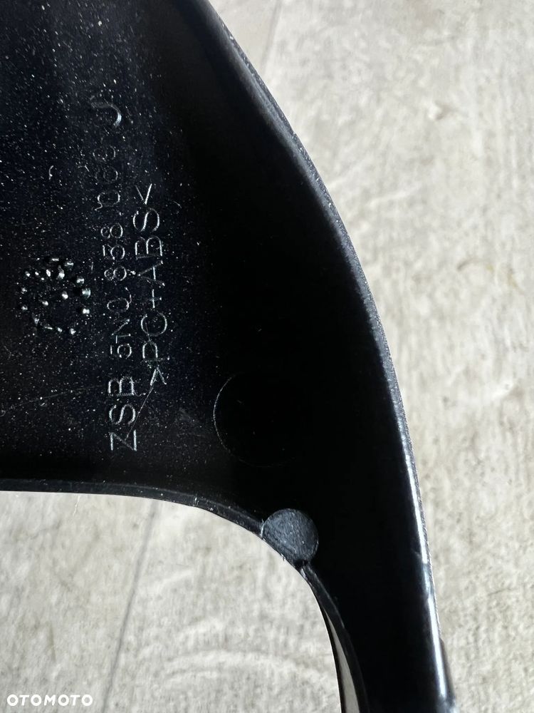 RAMKA OSŁONA KRATEK NAWIEWU TUNELU RADIA 5N0858071E VW Tiguan I 5N LIFT - 4