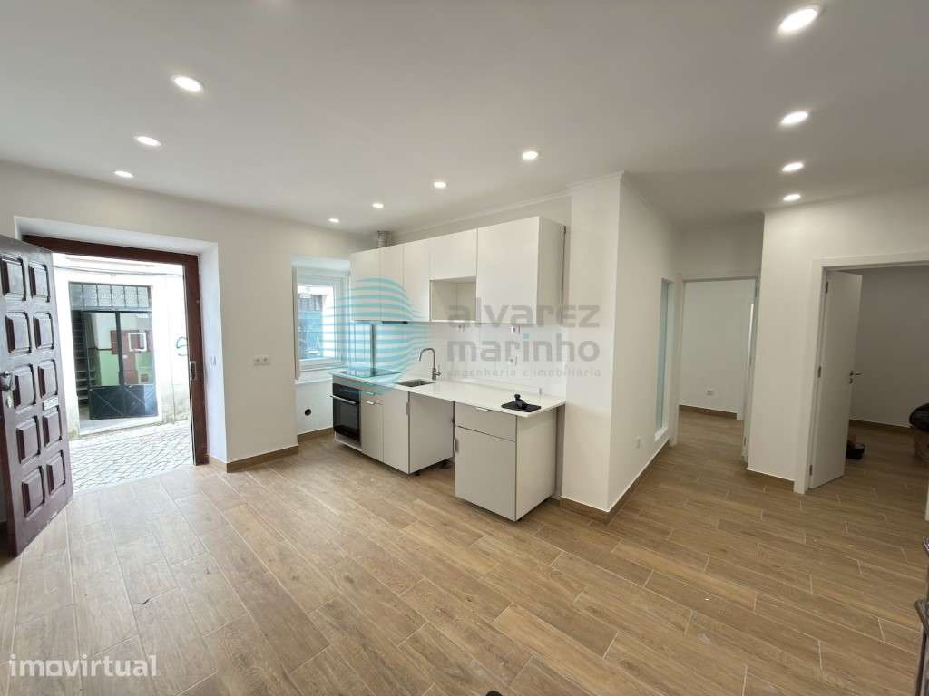 Apartamento T2, no centro de Torres Vedras - Grande imagem: 4/15