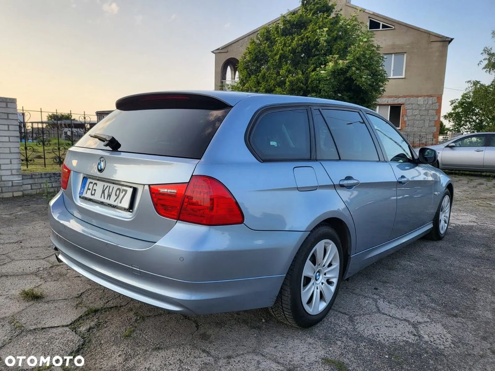 BMW Seria 3 318d - 4