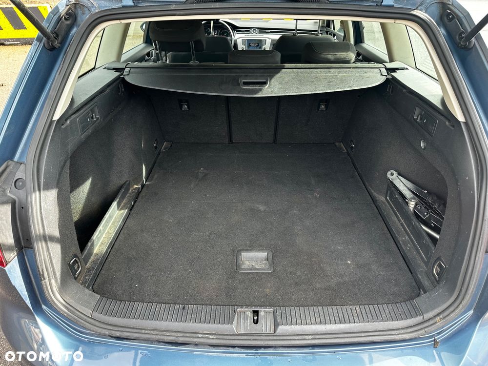 Volkswagen Passat - 15