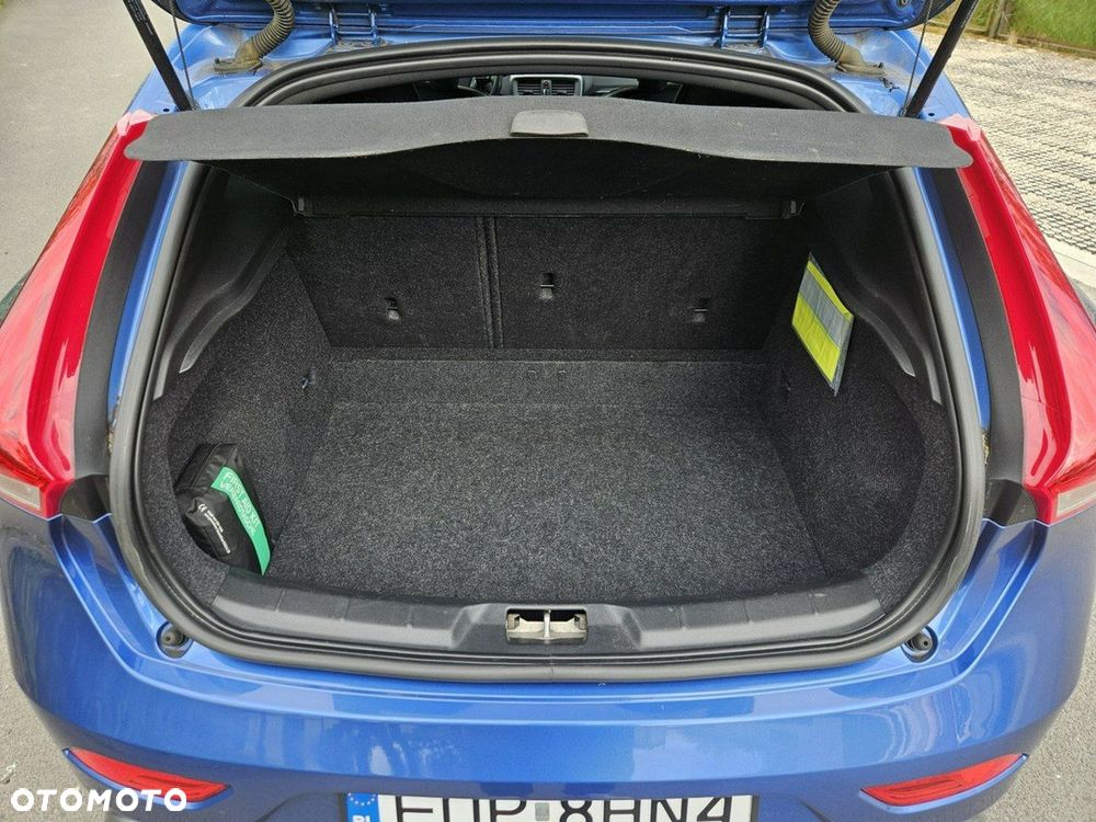 Volvo V40 T2 RDesign - 29