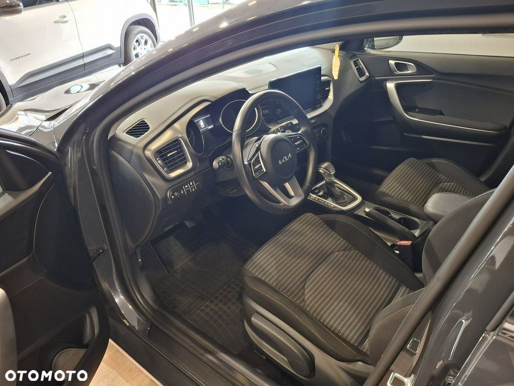 Kia Ceed 1.5 T-GDI M DCT - 11