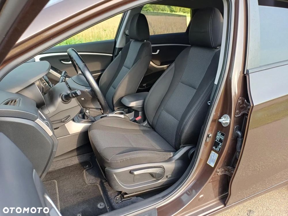 Hyundai i30 blue 1.6 GDI Trend - 27