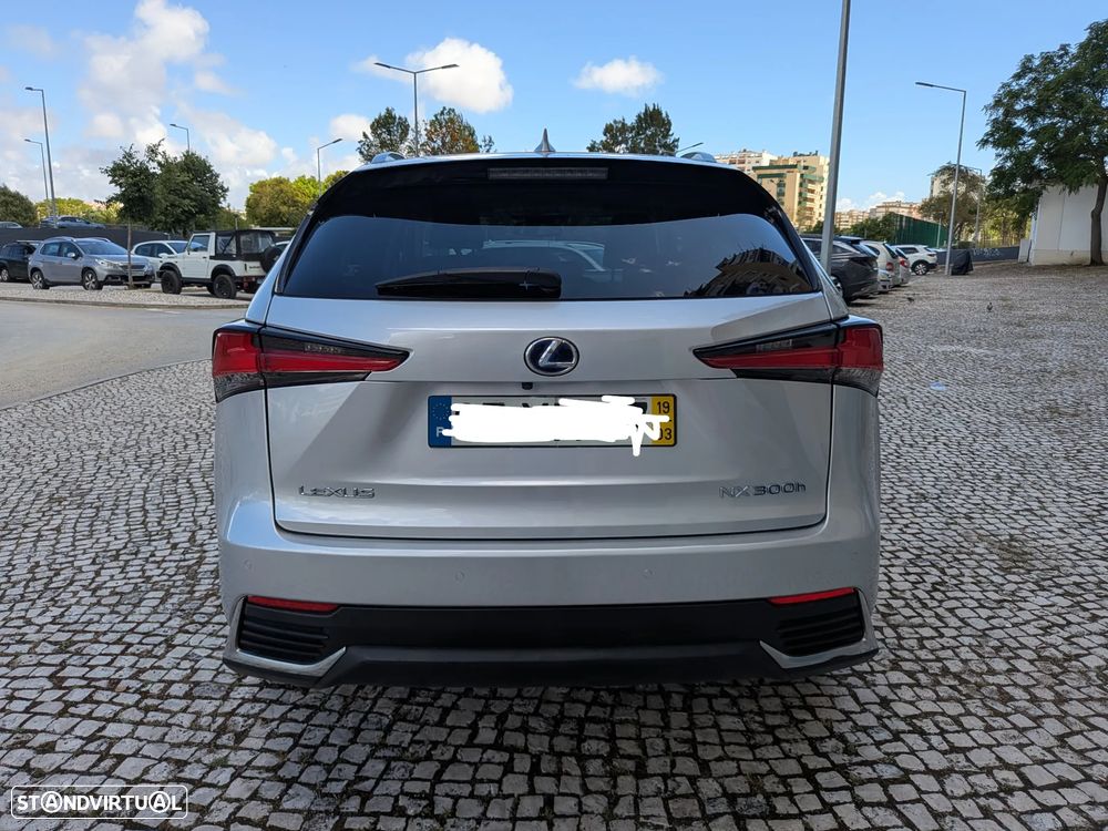 Lexus NX 300h Executive+ - 22
