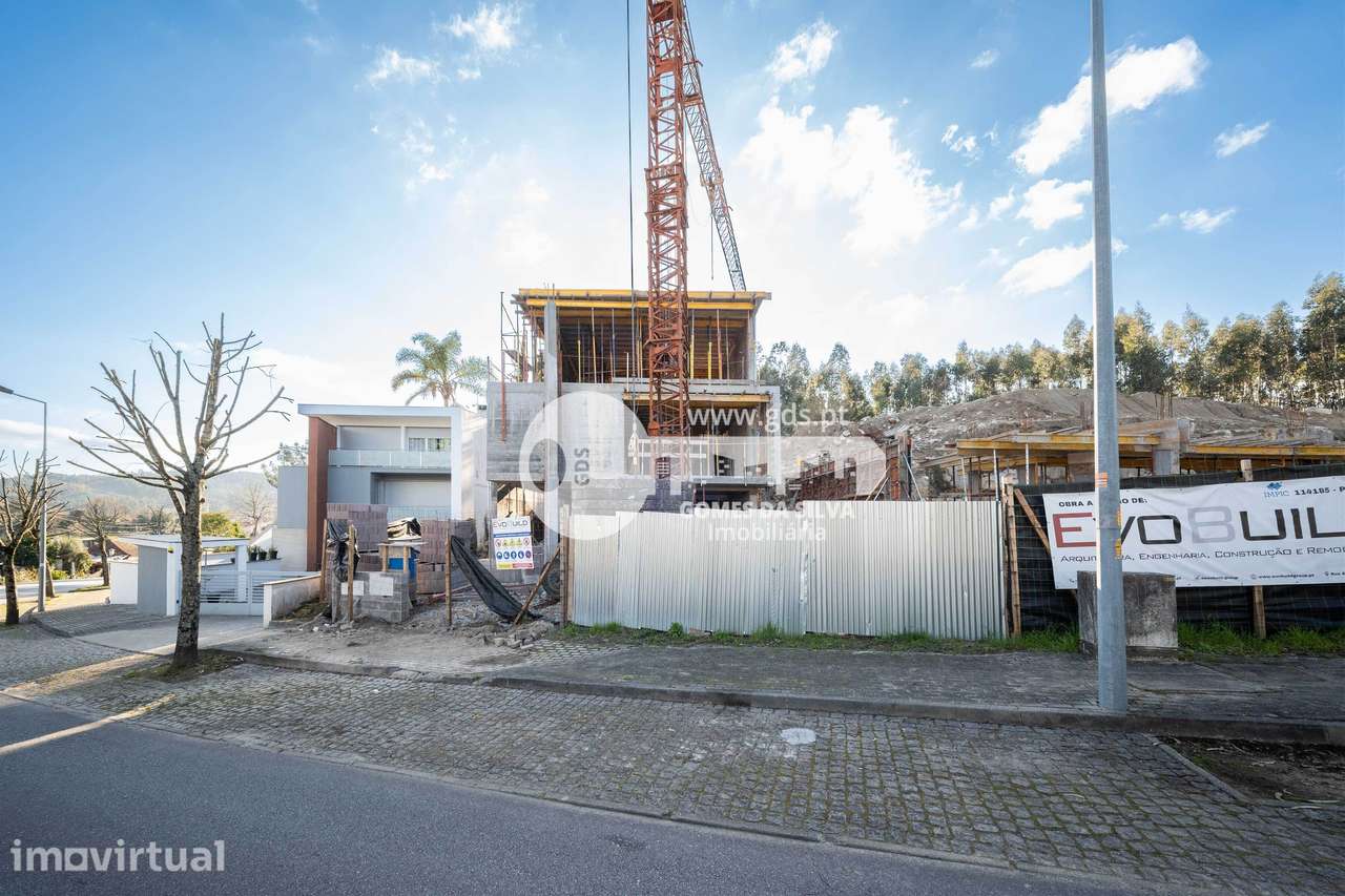 Moradia T3 em construção vendida "Chave na Mão" | Gondiães, Vila Verde - Grande imagem: 2/41