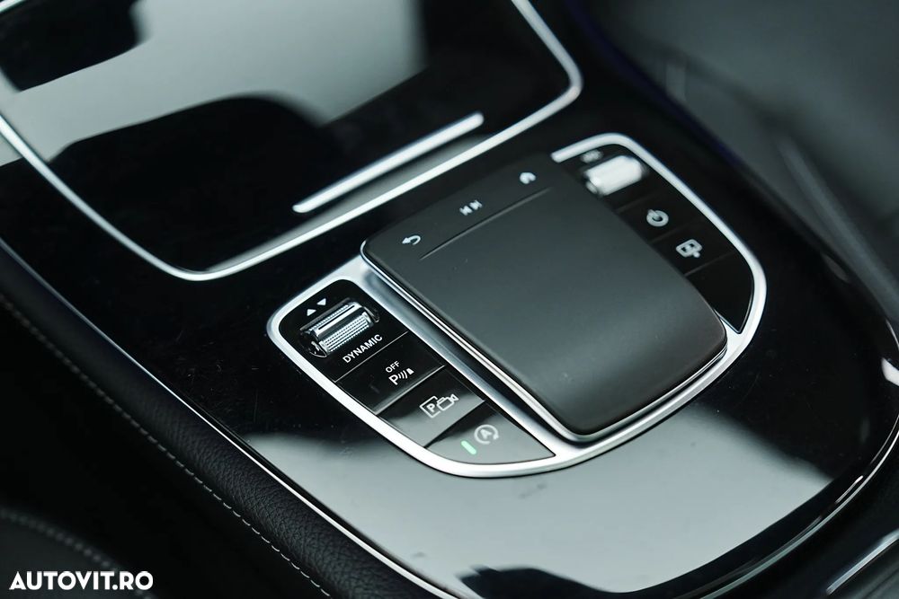 Mercedes-Benz E 300 d 4MATIC MHEV - 34