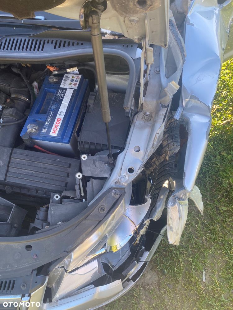 Volkswagen Touran 1.9 TDI Conceptline - 10