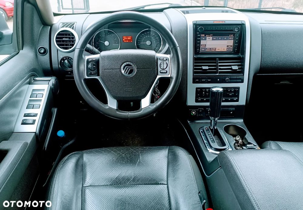 Mercury Mountaineer - 9