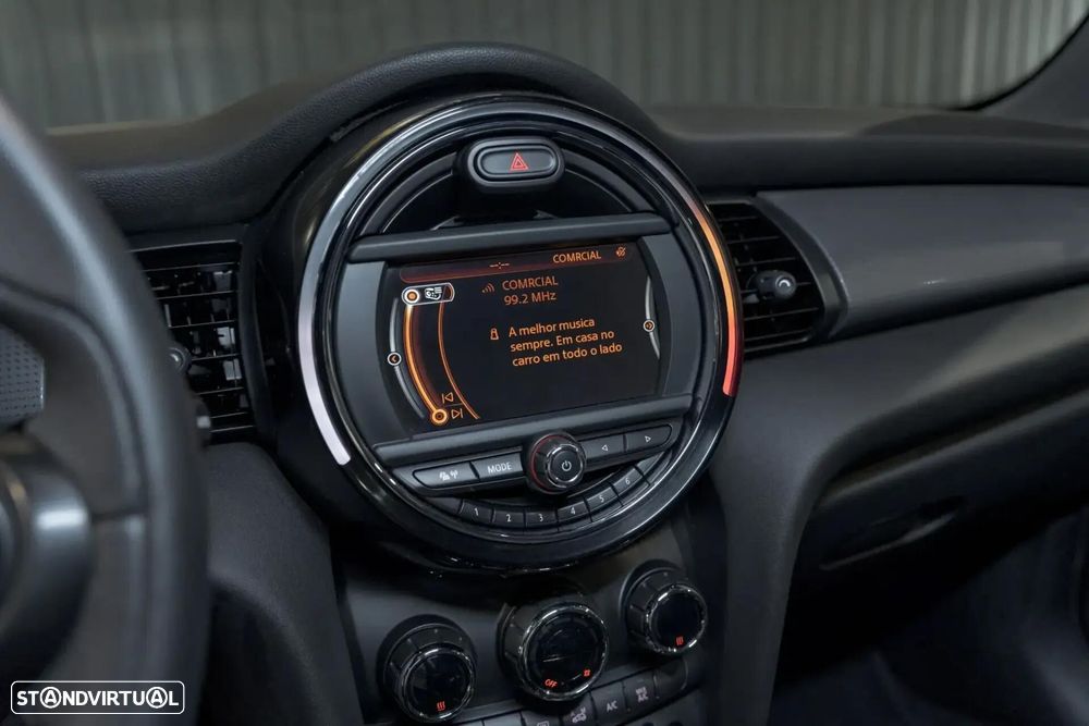 MINI 5 Portas Cooper D Auto - 15