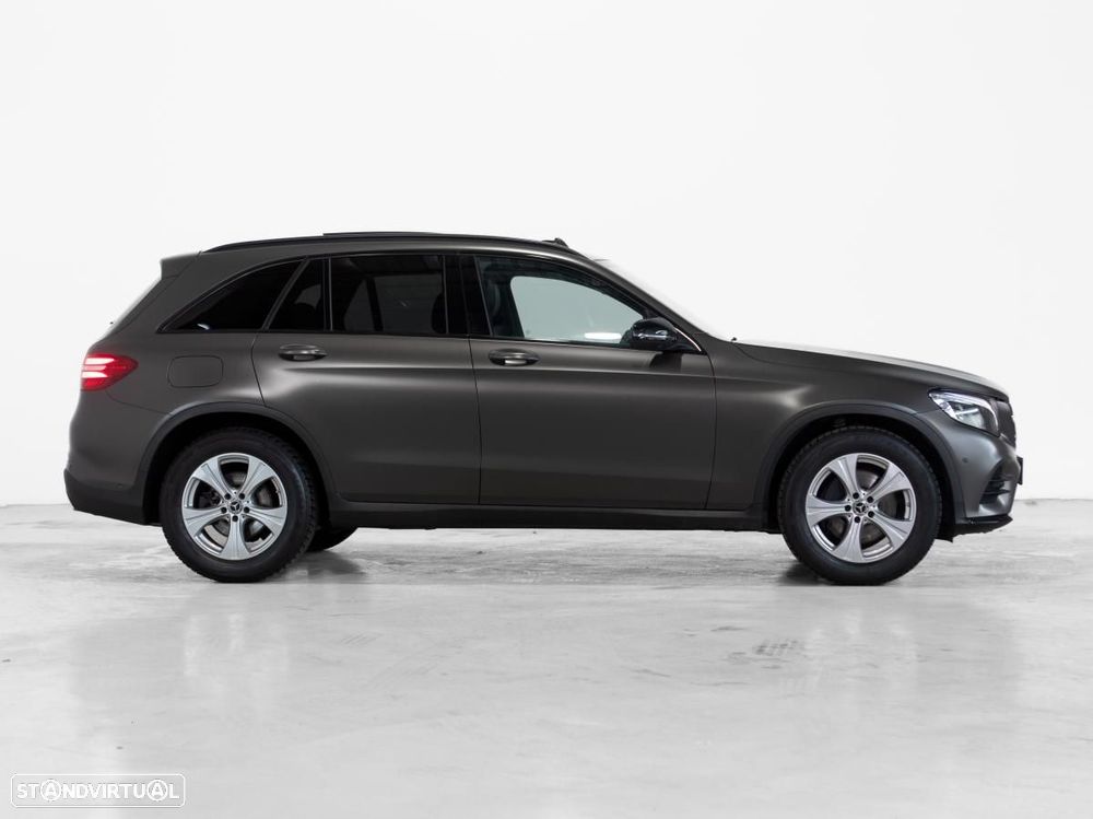 Mercedes-Benz GLC 250 4Matic 9G-TRONIC AMG Line - 2