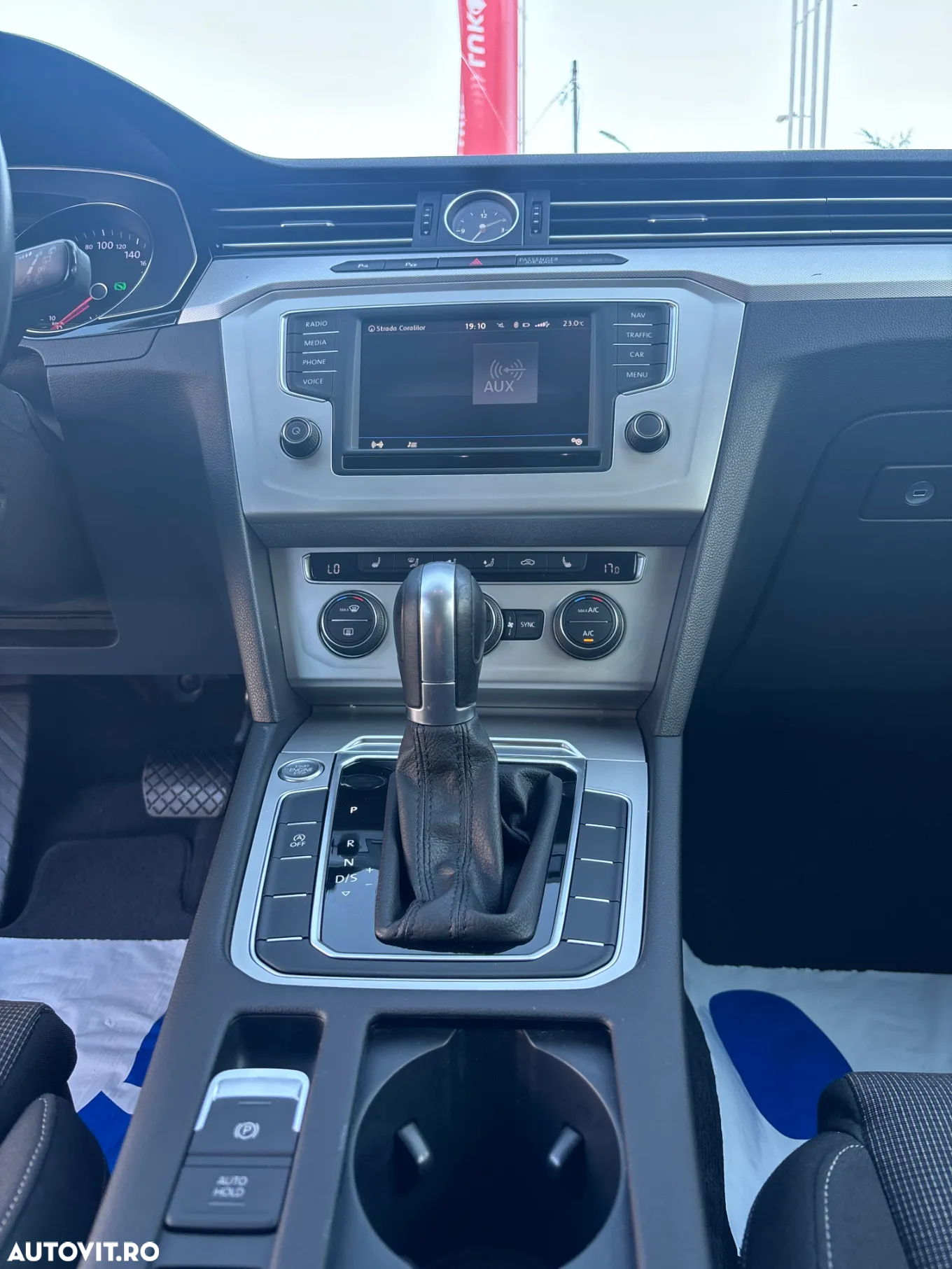 Volkswagen Passat 2.0 TDI DSG Comfortline - 13