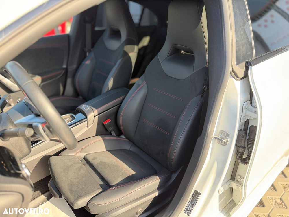 Mercedes-Benz CLA - 12