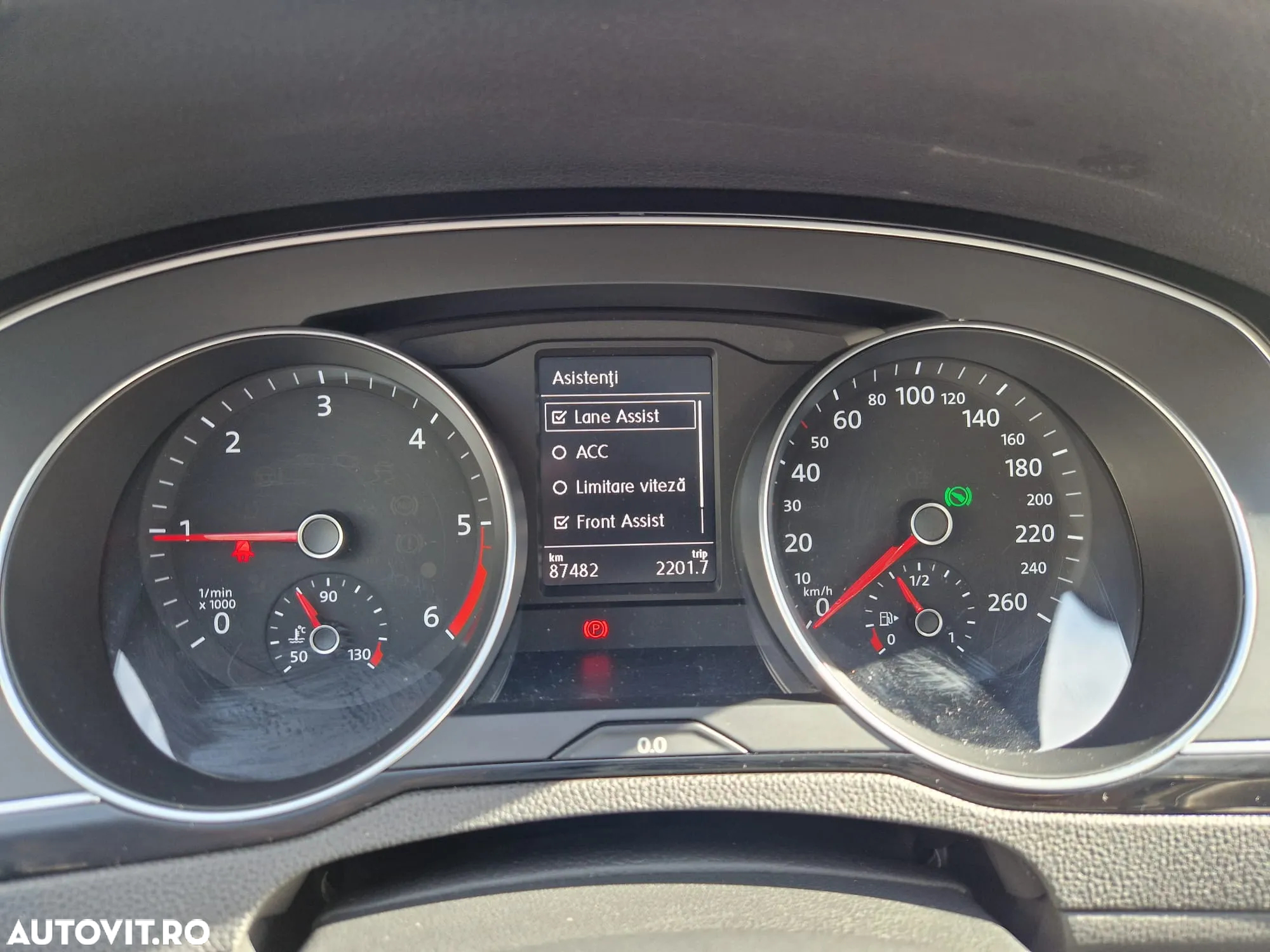 Volkswagen Passat 2.0 TDI DSG Comfortline - 14