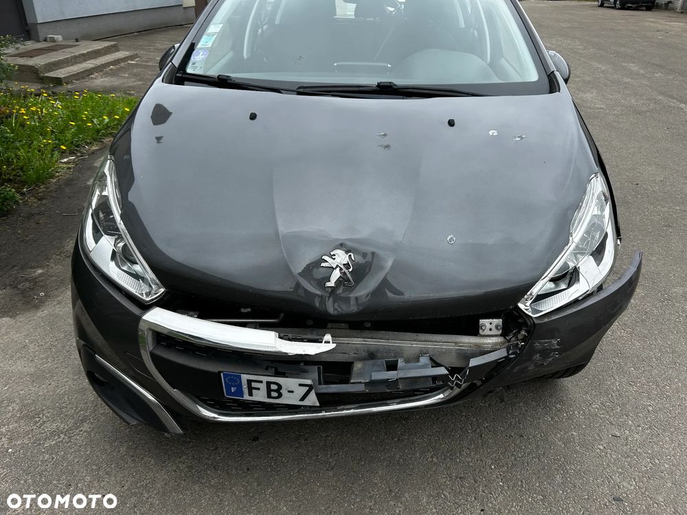 Peugeot 208 - 12