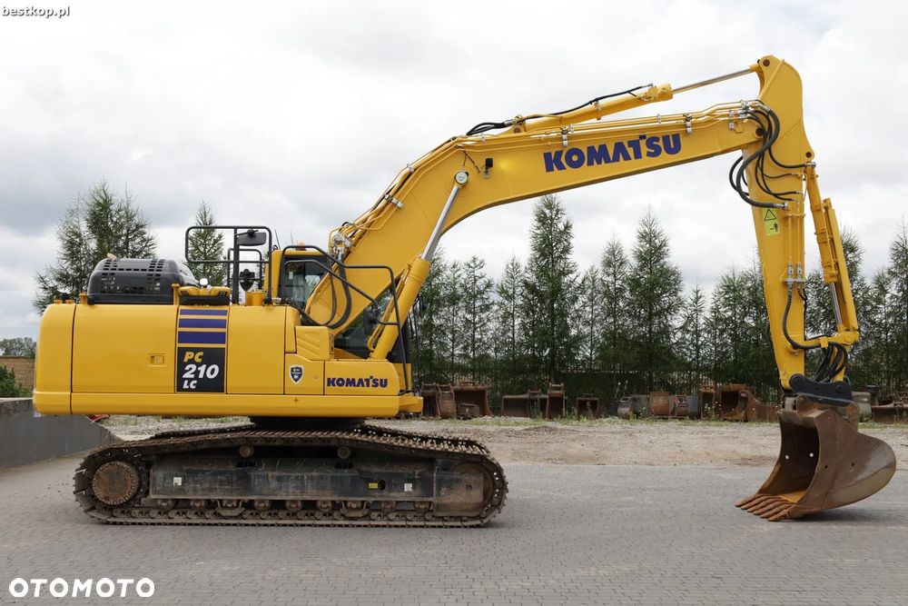 Komatsu PC210LC-11 - 10