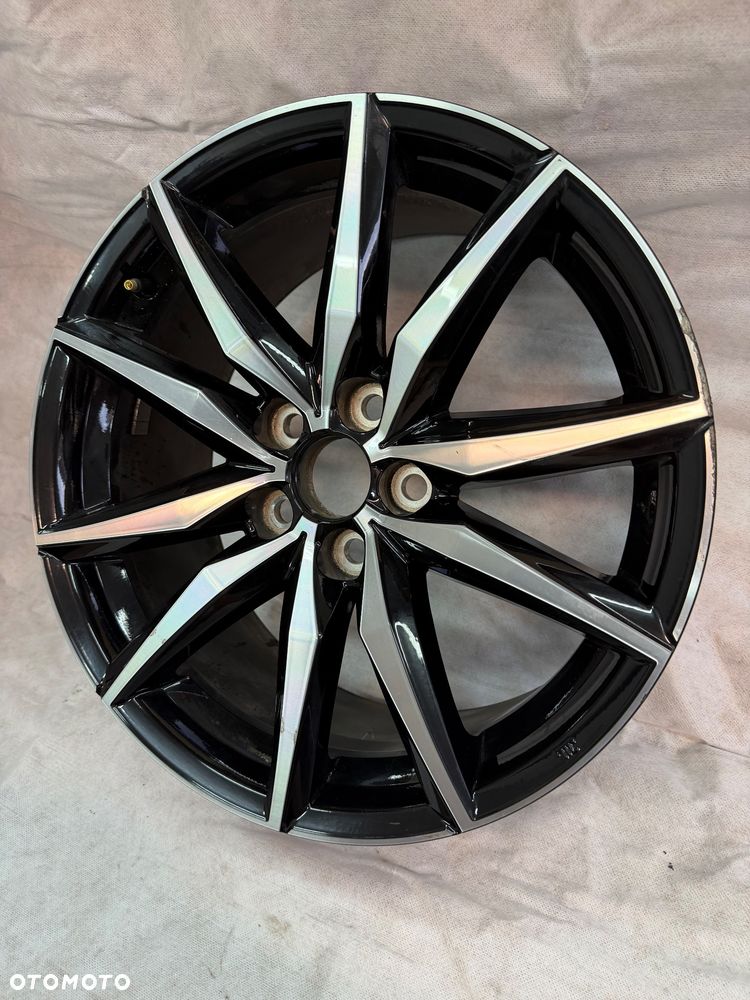 TOYOTA COROLLA GR E21 E210 XII LIFT FELGA 8Jx18 ET40 5x114,3 - 3
