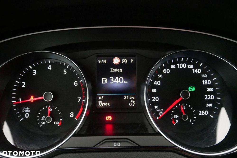 Volkswagen Passat 1.5 TSI EVO Elegance DSG - 9