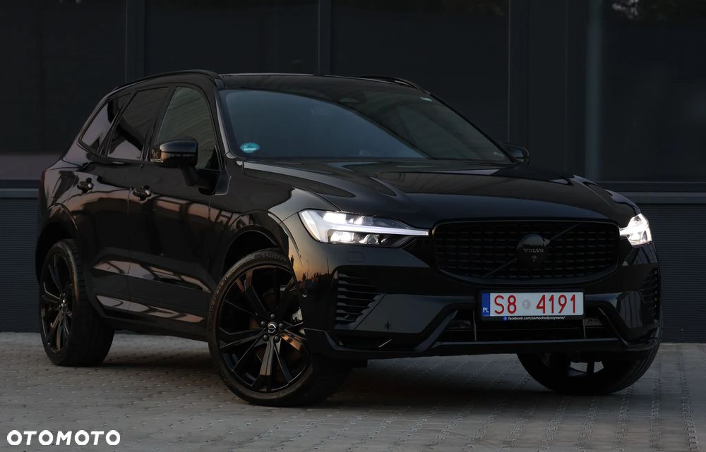 Volvo XC 60 T8 AWD Ultra Black Edition - 4