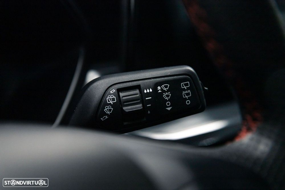 Ford Focus 1.0 EcoBoost MHEV ST-Line - 33