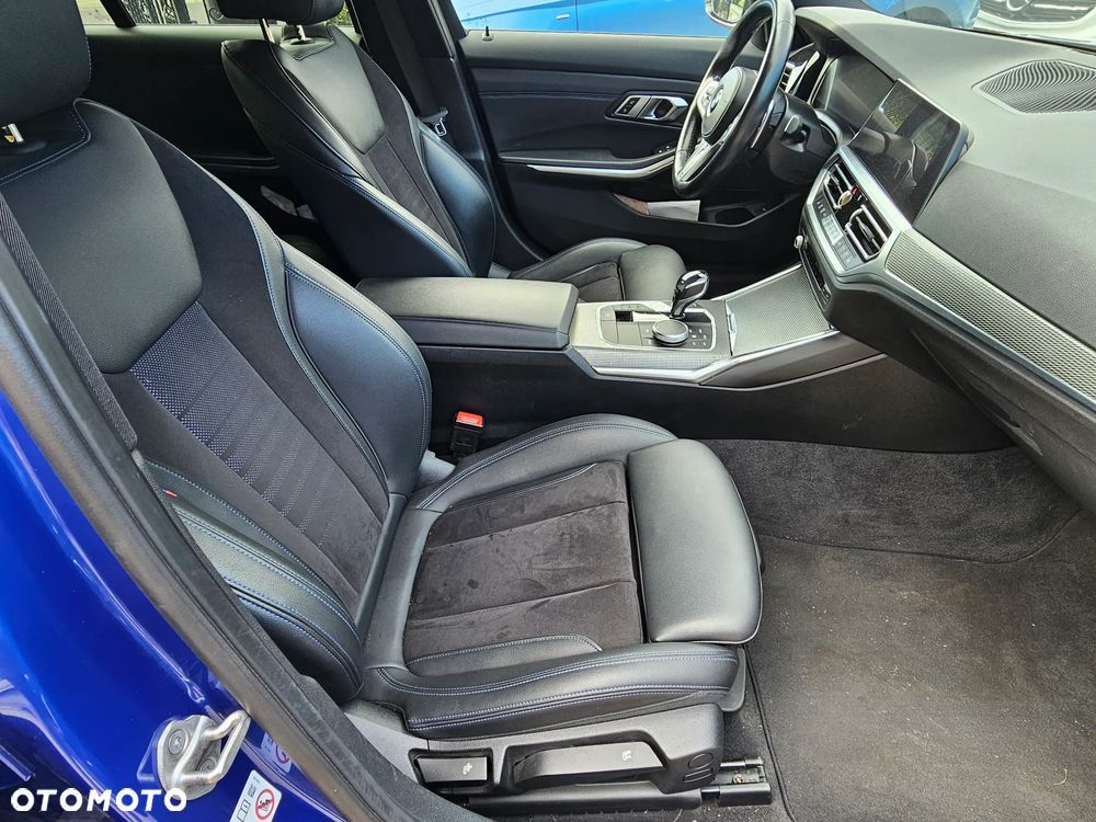 BMW Seria 3 320d xDrive M Sport - 8