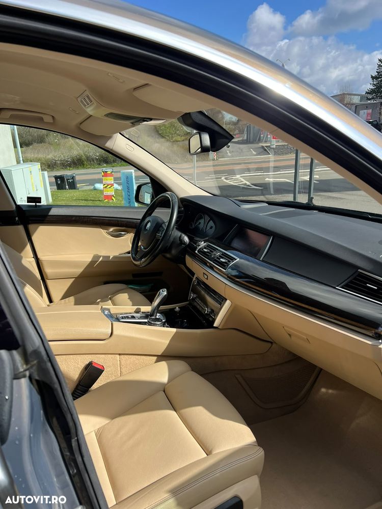 BMW Seria 5 520d - 32