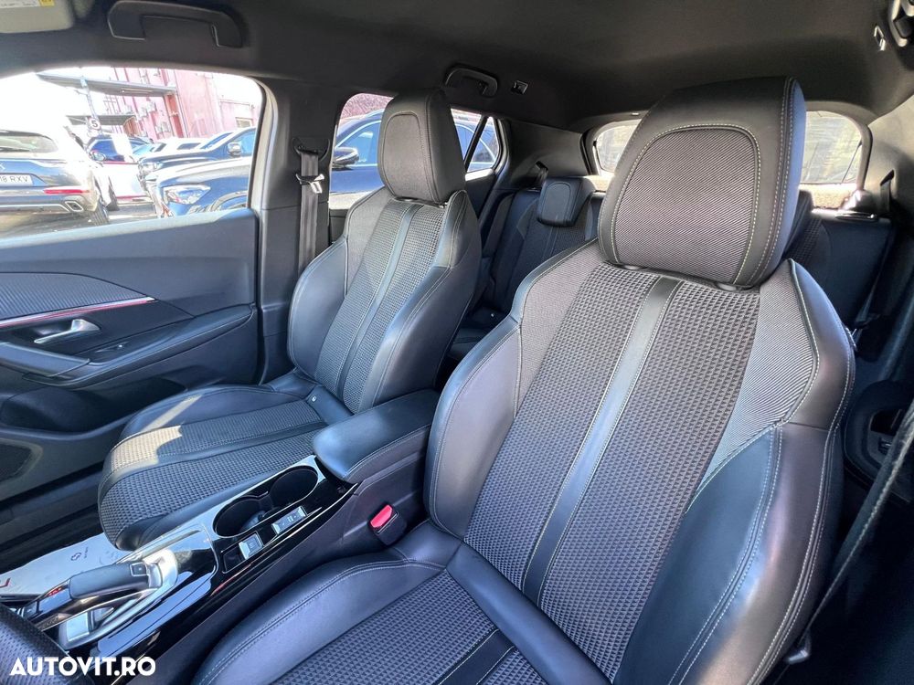 Peugeot 2008 1.2 L PureTech STT EAT8 GT Line - 14