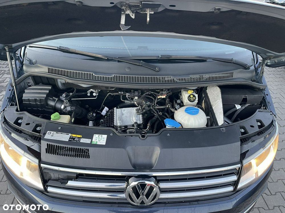 Volkswagen Caravelle - 13